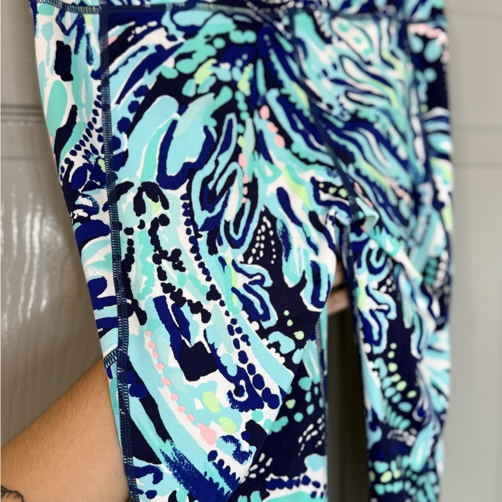 Lilly Pulitzer Blue and Teal Leggings| Medium - Picture 7 of 9